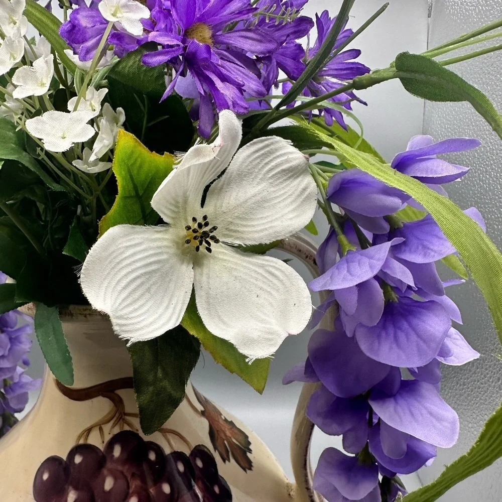 Villa Grande handpainted Tabletop Gallery floral arrangement
